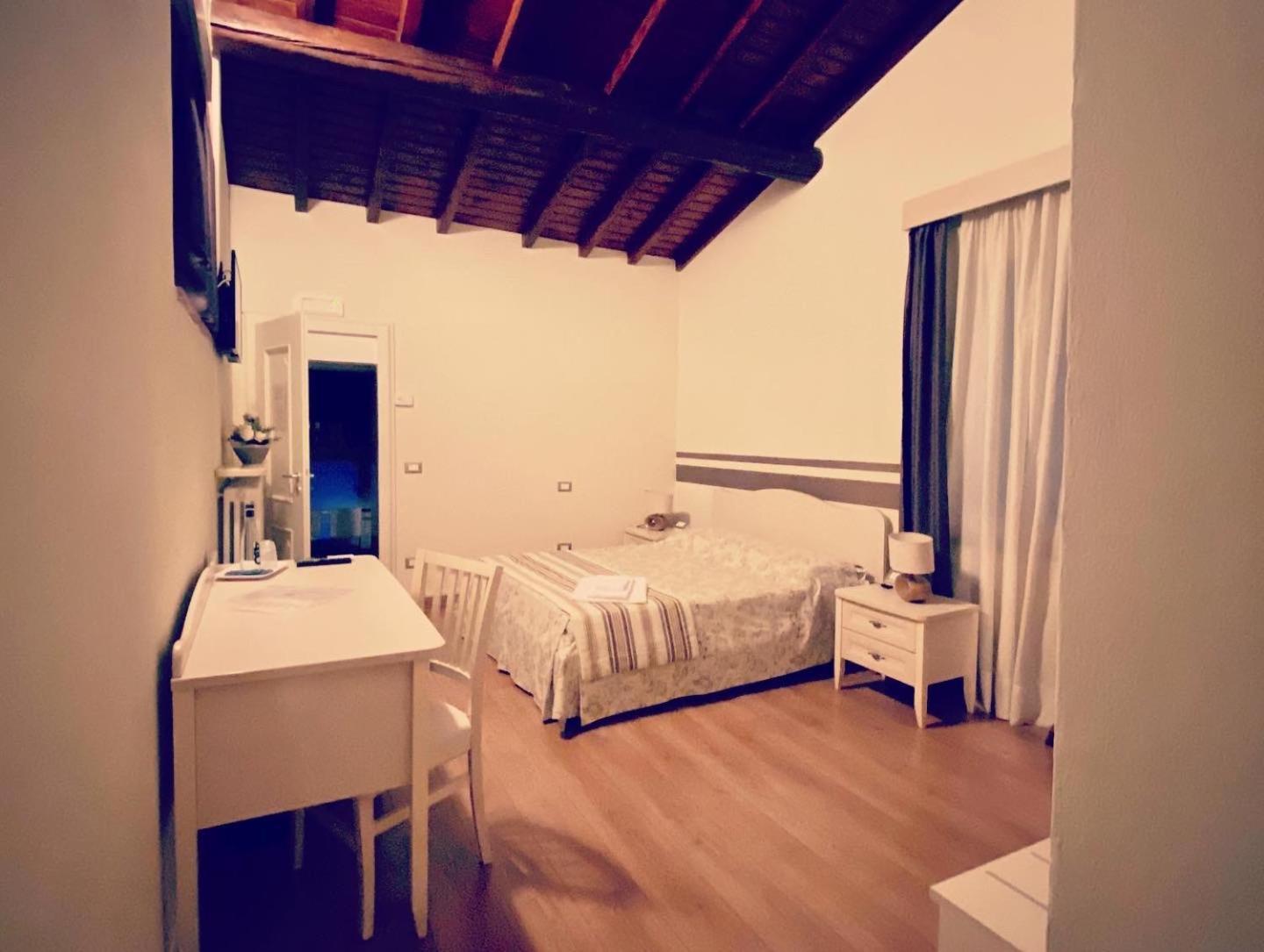 B&B Corte Delle Rose Castiglione Delle Stiviere Eksteriør billede