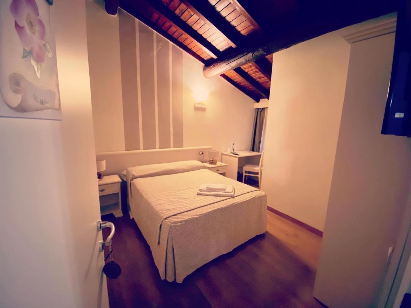 B&B Corte Delle Rose Castiglione Delle Stiviere Eksteriør billede