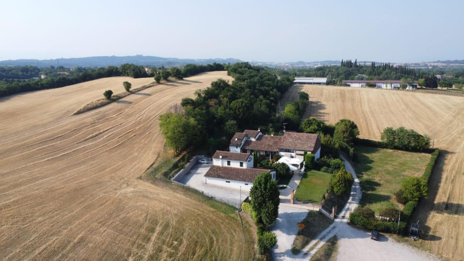 B&B Corte Delle Rose Castiglione Delle Stiviere Eksteriør billede