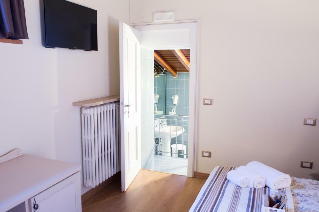B&B Corte Delle Rose Castiglione Delle Stiviere Eksteriør billede